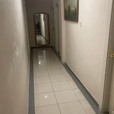 فندق آي 3*